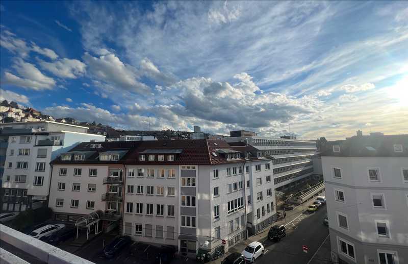 Stuttgart Mitte & Heller 1-Zimmer-Wohnung mit Dachterrasse & Aufzug