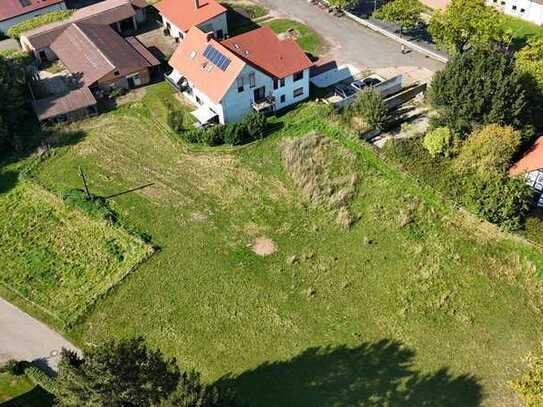 Mehrfamilienhaus mit großem Grundstück und Entwicklungspotenzial