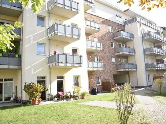 Single-Apartment im Neubau: Balkon, Aufzug, Einbauküche, Bad mit ebenerdiger Dusche, Stellplatz mgl.