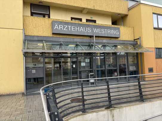 Vermietete, kernsanierte neue Praxis/KITA zu verkaufen im Wesselinger Ärztehaus