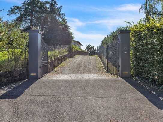 Exklusives Einfamilienhaus in Bestlage - Parkähnliches Grundstück