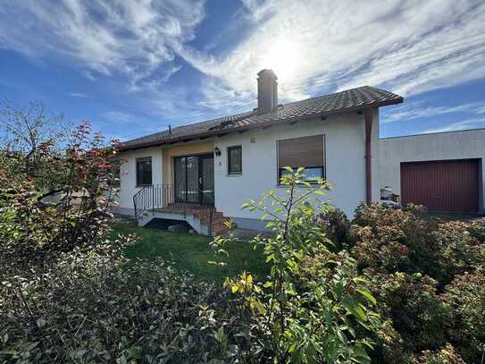 Gemütlicher, kleiner Bungalow mit schönem Garten in ruhiger, naturnaher Lage