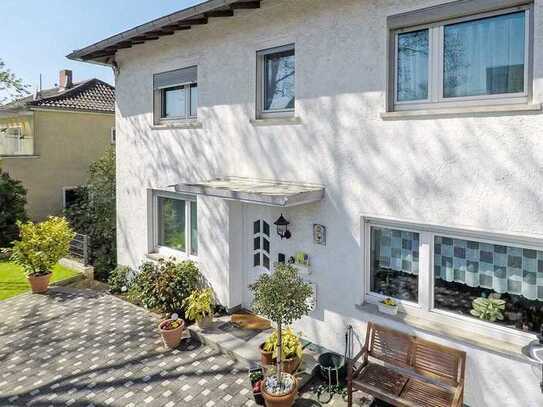 Tolle 3,5 Zimmer Wohnung mit Ausblick und Garten