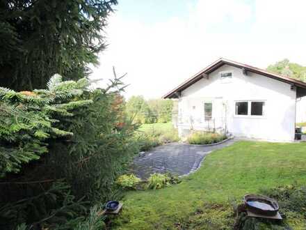 ROSSBACH: Familientraum mit großem Garten und Wald in idyllischer Lage