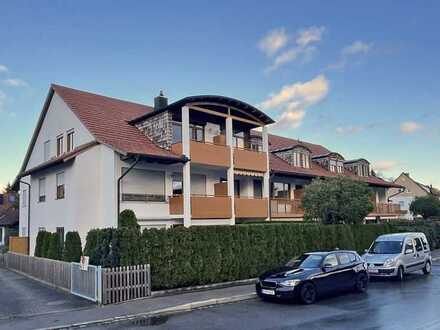 Attraktive Dachgeschosswohnung mit drei Zimmern + eigenem Dachboden