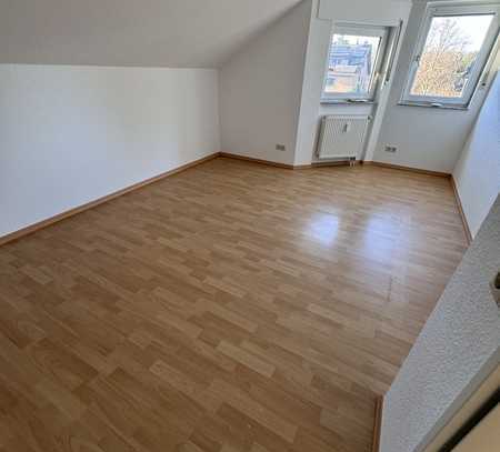 große 3,5 Zimmer Dachgeschosswohnung in Kreuzau ab sofort zu vermieten