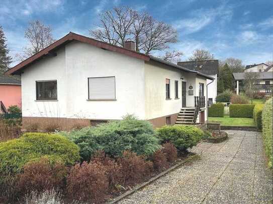 freistehender Bungalow mit Garten und Garage - Wolfersweiler