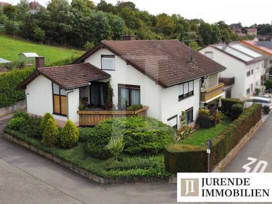 Zweifamilienhaus in idyllischer Lage von Lienzingen