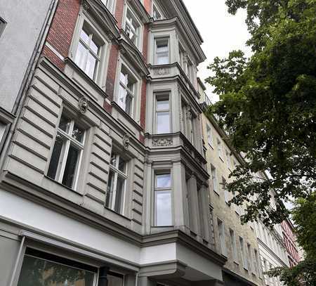 großzügig aufgeteilte Büroetagen 190 - 560 m², Altbau in Top Lage von Berlin Schöneberg /Tiergarten