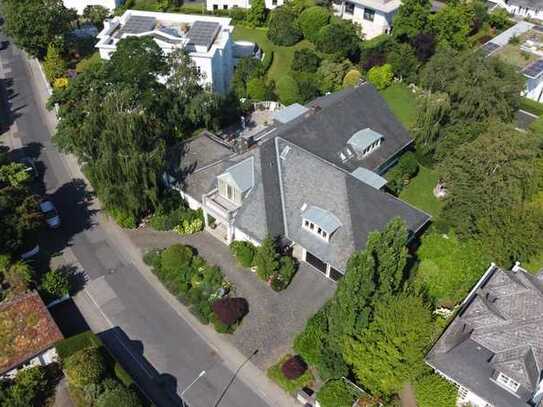 Wiesbaden-Sonnenberg - Haideweg: Villa mit Potenzial und Fernblick