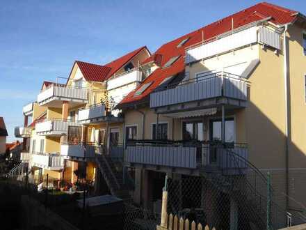 Schöne 4-ZKB mit Balkon im DG in Mering