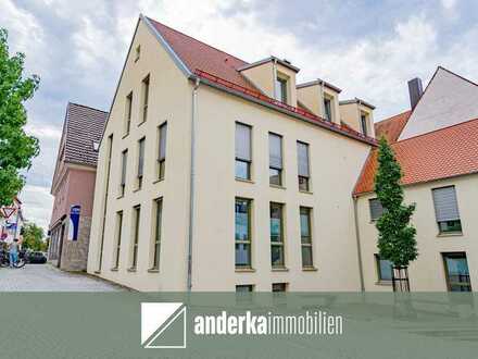 Platz, Stil und Qualität! 
Moderne 3-Zimmer-Dachgeschosswohnung in zentraler Lage von Günzburg!