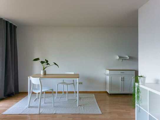 Modernisierte 1-Raum-Wohnung mit Balkon und Einbauküche in Konstanz