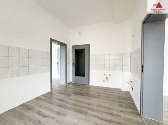 Frisch sanierte 2-Raum-Wohnung in Amtsberg!