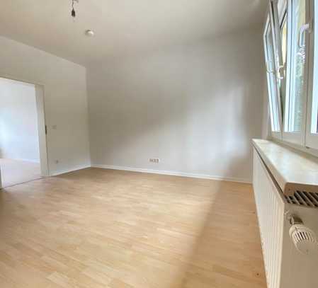 ***ERSTBEZUG NACH SANIERUNG*** Sehr helles Single-Apartment