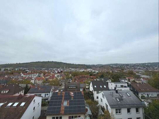 Vollmöblierte Dachgeschosswohnung - Einziehen und Wohlfühlen!