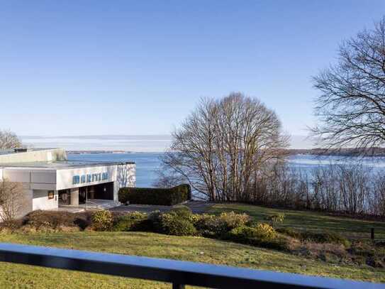 Zwei-Zimmer-Wohnung im Maritim mit Blick auf die Kieler Förde