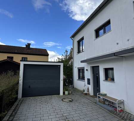 S2 Markt Schwaben - neuwertige 5-Zimmer DHH - KfW 55 - Fernwärme - familienfreundlich, modern, EBK