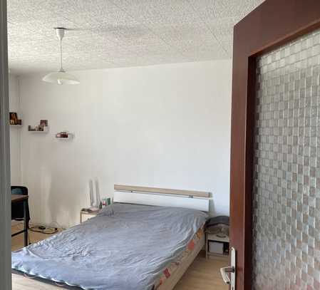 Kleine 1-Zimmer-Wohnung mit Balkon in Offenbach!