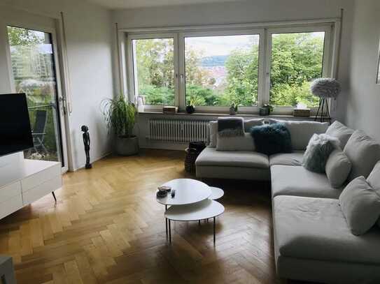 Wunderschöne 2,5-Zimmer-Wohnung in ruhiger Aussichtslage