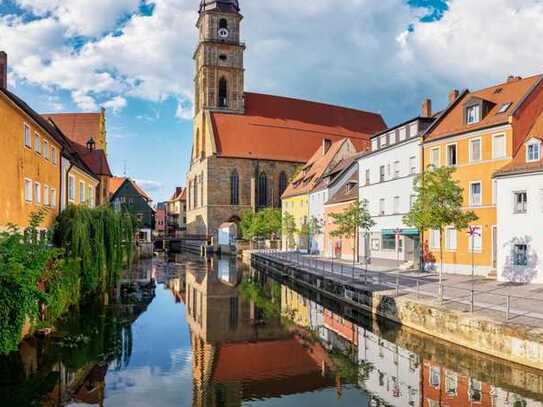 Exklusive, modernisierte 1,5-Zimmer-Wohnung mit Balkon und Einbauküche in Amberg