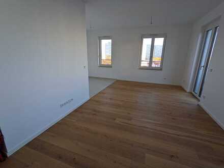 Beautiful 2.5-room apartment with balcony and kitchen, kitchen has to buy separately