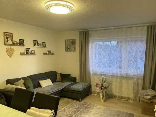 Attraktive und sanierte 2-Zimmer-Wohnung mit gehobener Innenausstattung mit EBK in Hannover