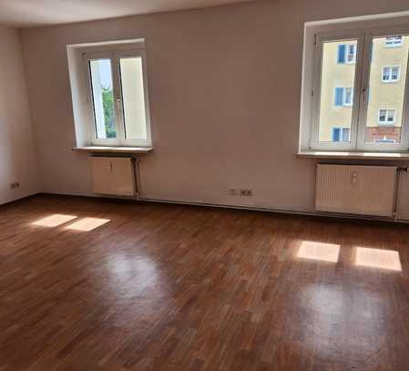 neue Einbauküche in renovierter 2 Zimmerwohnung in der Friedrich Wolf Straße