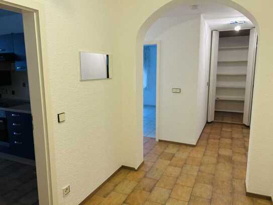 Attraktive 2-Zimmer-Souterrain-Wohnung mit Einbauküche in Speyer