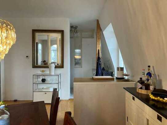3,5-Zimmer Altbau-Wohnung mit Balkon in Alt-Ginnheim