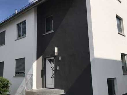 Schön Wohnen im 1. OG eines 3-Familienhauses in ruhiger Anliegerstraße