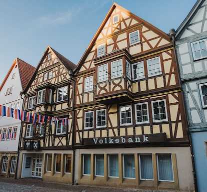 Büroräume / Co-Working Space in zentraler Lage mit Garagenstellplätzen und Lagerfläche