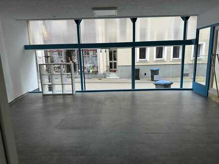 Gepflegte und helle Büroeinheit mit Schaufenster in der Altstadt von Diez