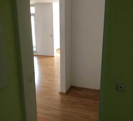 IN SANIERUNG!!!! 3-Zimmer-Wohnung mit Balkon in Nippes, Köln