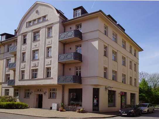 Park vor der Tür: Balkon & Idyllische Lage vor den Toren von Schleußig 2,5 Raum Eigentumswohnung