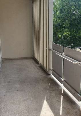 Helle 2-Zimmer-Wohnung im Hansaviertel mit großem Balkon,