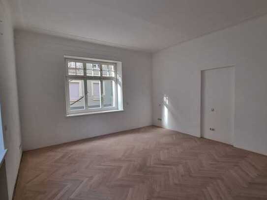 Wohnen mit Charme: sanierte Altbau-Wohnung im Herzen von Rosenheim!