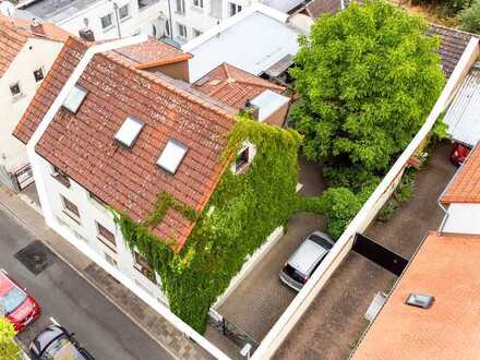 ZENTRALES WOHNENSEMBLE - Vermietetes Mehrfamilienhaus mit Nebengebäude, Scheune und Innenhof