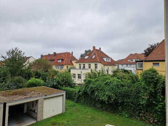 Sanierte 3 Zimmerwohnung an der Mittelallee mit Garage