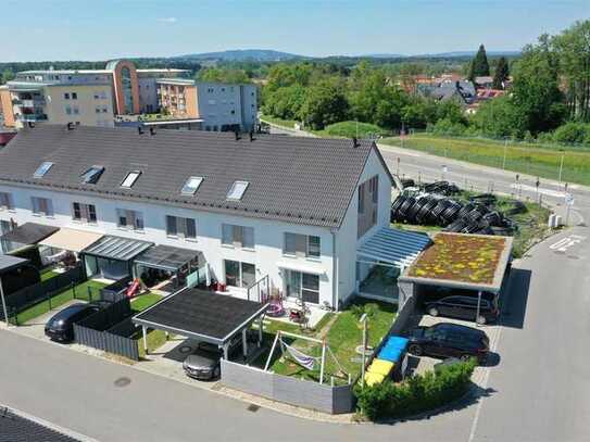 Reiheneckhaus mit zwei Carports für junge Familie in Meckenbeuren