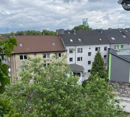 Helle 3,5 Zi.-Wohnung DG mit Balkon im Bochumer Zentrum! Top Zustand