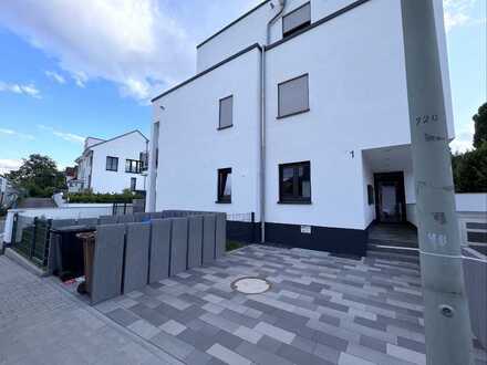 Neubau Erstbezug / helle 3 ZW mit Balkon, Garage