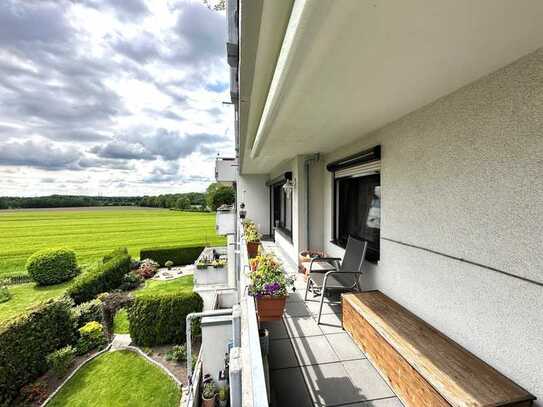 Kaufpreisanpassung - Tolle Eigentumswohnung mit Balkon, TG-Stellplatz und wunderbarem Blick ins Grün