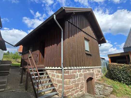 Klein, aber oho! Deine persönliche Hütte im Schwarzwald wartet auf dich!