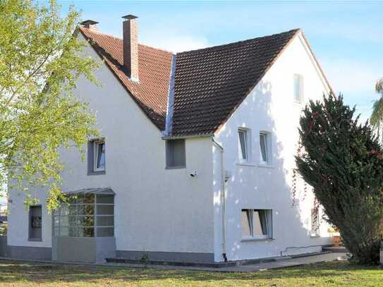 Ideal für Großfamilien! Gepflegtes 2 Familienhaus mit großem Grundstück ca. 2000 m²