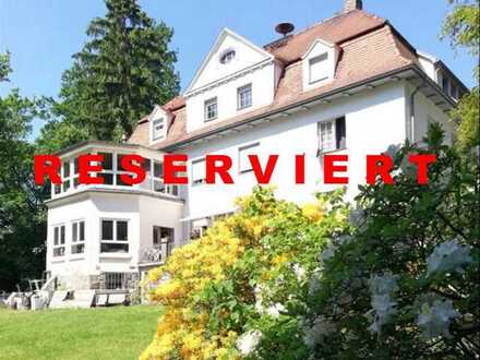 RESERVIERT - Villa "von Craushaar" in weitläufigem Park, mit Badesee, Teich und Garten