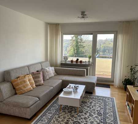 Helle 2,5-Zimmer-Wohnung mit Blick ins Grüne in Stuttgart