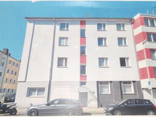 Erstbezug in Helle Wohnung nach Komplett - Sanierung in Top angebundener Lage
1.Etage 63 m² - 3.5 Z