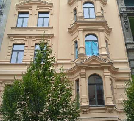 Hochwertige Ausstattung im Gründerzeithaus mit Balkon.