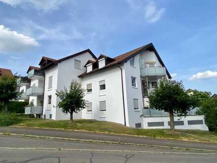Schöne 3-Zimmer Dachgeschosswohnung mit Balkon, Einbauküche und TG-Stellplatz
